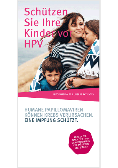 Mutter hält zwei Kinder im Arm. Schriftzug: Schützen Sie Ihre Kinder vor HPV. 