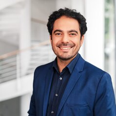 Porträt von Iman Sakkaki